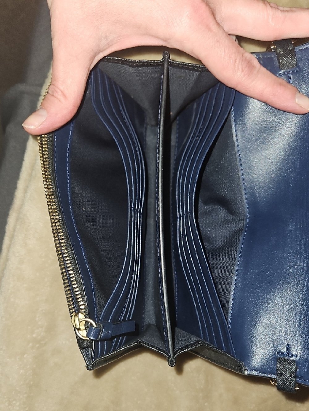 Tory Burch Blue Crossbody/Clutch Wallet with Gold Chain Strap - Picture 6 of 15